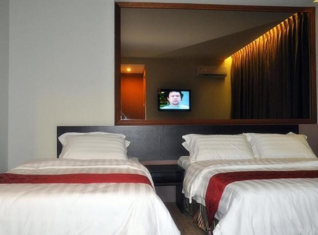 Goldenhill Hotel Кота Кинабалу Стая снимка