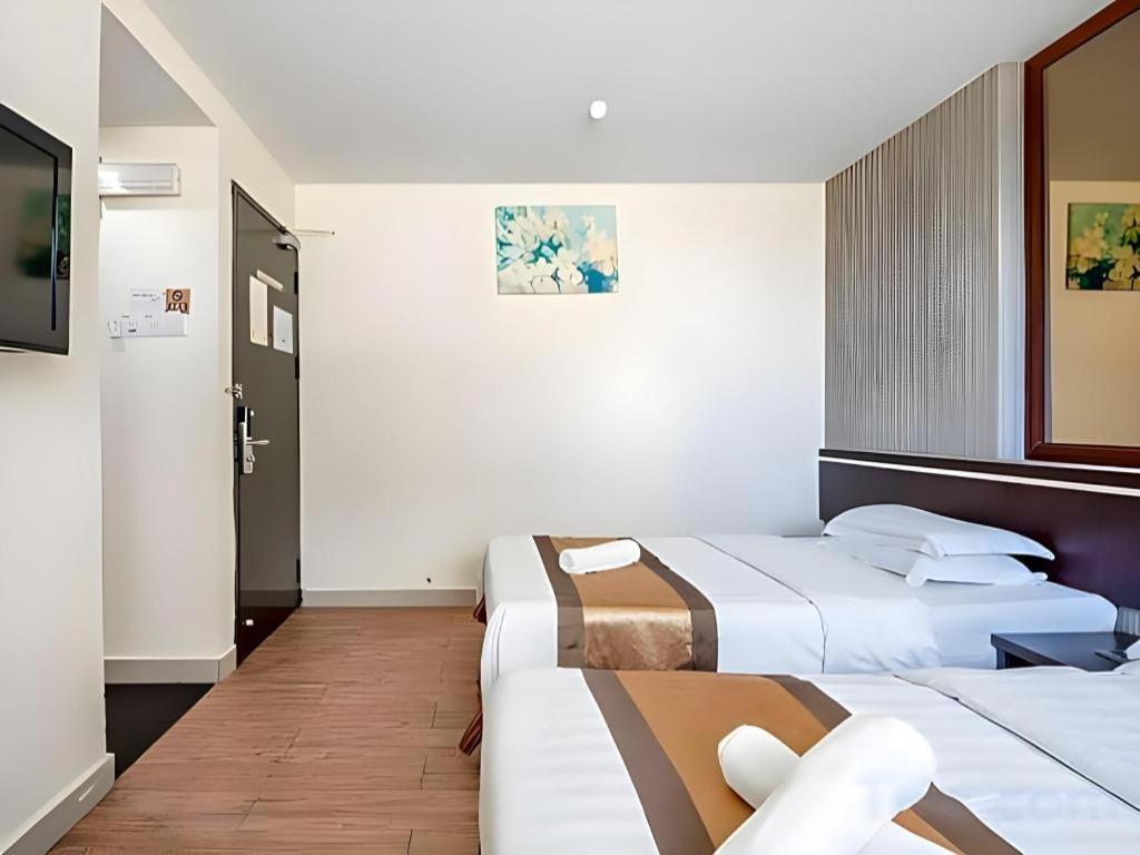 Goldenhill Hotel Кота Кинабалу Екстериор снимка