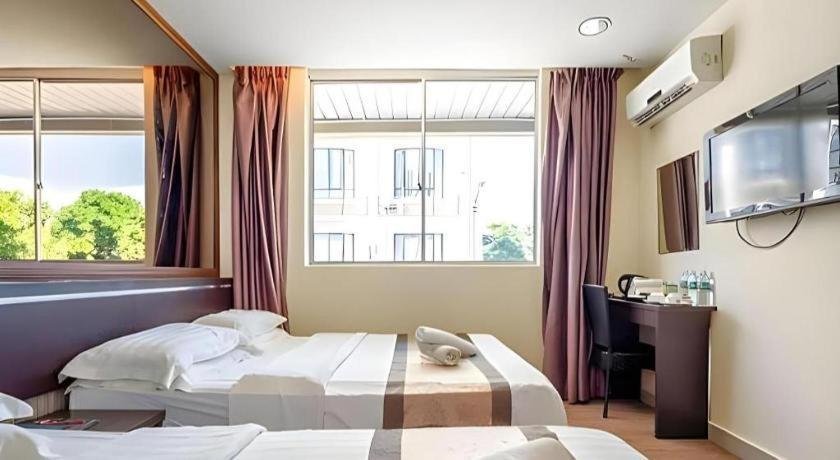 Goldenhill Hotel Кота Кинабалу Екстериор снимка