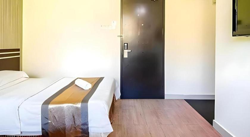 Goldenhill Hotel Кота Кинабалу Екстериор снимка