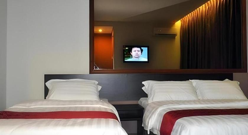Goldenhill Hotel Кота Кинабалу Екстериор снимка